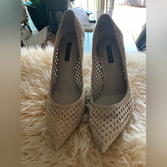 - Louis Vuitton (Preowned) “Eyeline” beige heels with suede mesh finis… - Picture 1 of 13